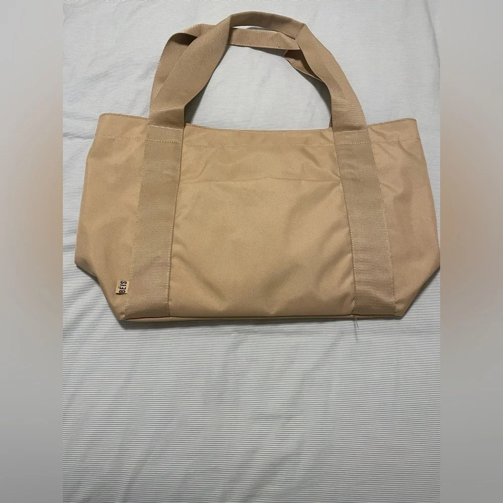 BEIS The BÉISics Tote
in Beige - Picture 6 of 8